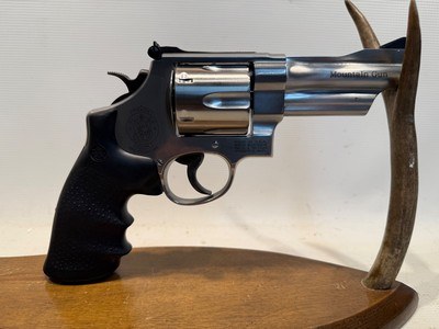 Smith and Wesson Model 629-5 Mountain Gun w/ Original Box and Grips