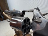 Smith and Wesson Model 686-6 .357 Mag w/ Original Box and Grip - 6 of 14