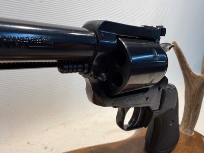 Ruger New Model Super Blackhawk 44 Mag w/ 7 1/2” Barrel and 6 Shot Cylinder - Image 4 of 19