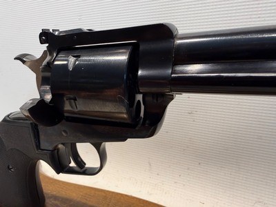 Ruger New Model Super Blackhawk 44 Mag w/ 7 1/2” Barrel and 6 Shot Cylinder - Image 10 of 19
