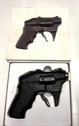 Thunderstruck Volley Fire .22 Mag Double Barrel Revolver - 12 of 13