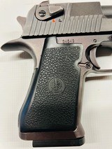 Magnum Research Desert Eagle 44 Magnum - 14 of 15