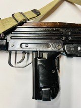 Reproduction Israeli UZI Submachine Gun – Non-Firing - 5 of 15