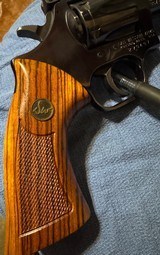 Dan Wesson 357 magnum - 10 of 11