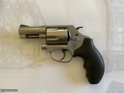 Smith and Wesson 60-14