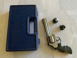 Smith and Wesson model 686-5 - 4 of 4