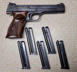 Smith & Wesson Mod 41
.22 cal