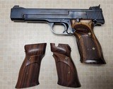 Smith & Wesson Mod 41
.22 cal