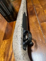 Weatherby Mark V 6.5-300 WBY Magnum Left Hand w/Ammo - 4 of 9