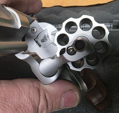 Smith & Wesson Performance Center Model 627-4 .357 Magnum Times 8 Revolver - Image 10 of 13