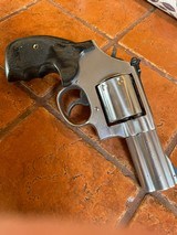 Smith & Wesson Model 686-8.357 Magnum3 - 5 of 7