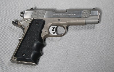 Colt ~ Lightweight Commander ~ .45 Auto