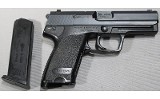 Heckler & Koch ~ USP ~ .40 S&W - 2 of 6