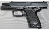 Heckler & Koch ~ USP ~ .40 S&W - 5 of 6