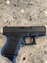 Glock 26 generation 3 with case and 3 magazines 9mm - 2 of 8