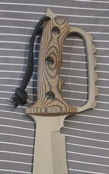 Treeman custom made knuckle duster D Guard fighting Bowie Knife - 12 of 14