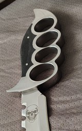 Skull brand knuckle knife