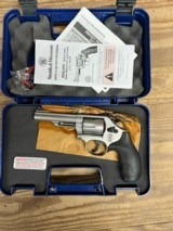 Smith & Wesson
66-8
357 - 4 of 4