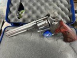 Smith & Wesson
M629 Deluxe
44 Mag. - 1 of 4