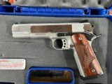 Smith & Wesson
SW1911 E
Series
45 Auto - 4 of 4