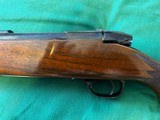 Weatherby Mark V Deluxe 340 Weatherby Magnum - 5 of 15