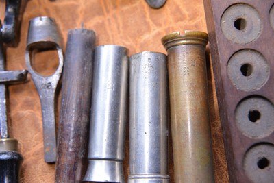 Black powder reloading equiptment, assorted stuff, 28ga to 10ga. antique tools - Image 3 of 5