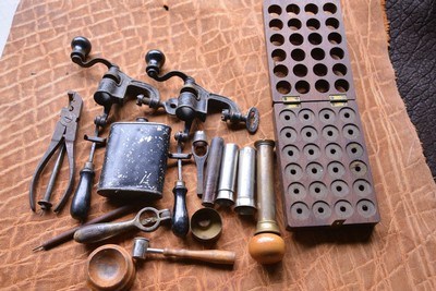 Black powder reloading equiptment, assorted stuff, 28ga to 10ga. antique tools - Image 1 of 5