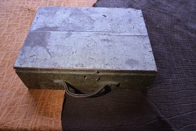 Antique wood box with 49 assorted 10 ga brass shells, Winchester, UMC, parker - Image 7 of 7