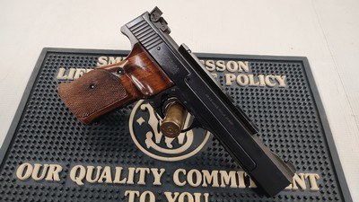 Smith & Wesson Model 41 22 cal 5.5
