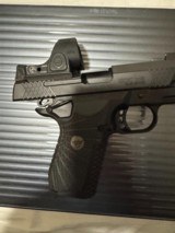 Wilson Combat EDC X9 TRIJICON SRO Black Edition 9MM WITH TWO CLIPS - 6 of 12