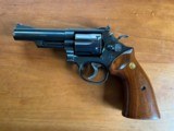 Smith & Wesson 19-5 with Scarce Smooth Target Grips - 2 of 9