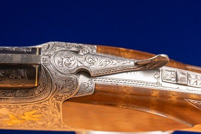 Browning B25 Superposed 20 Gauge shotgun engraved by Master Engraver Angelo Bee - Image 10 of 15
