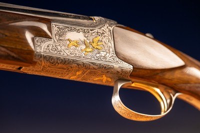 Browning B25 Superposed 20 Gauge shotgun engraved by Master Engraver Angelo Bee - Image 6 of 15