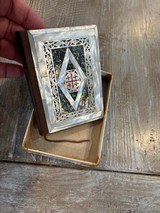 Beautiful antique Mother of Pearl Bible - 10 of 11