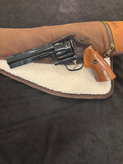 Gorgeous Glossy Dan Wesson .44 Magnum