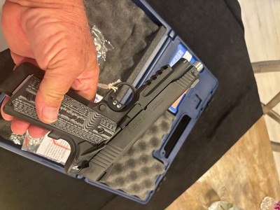 NIB Beautiful Colt Combat Unit #262 with all the Custom Features… - Image 5 of 5