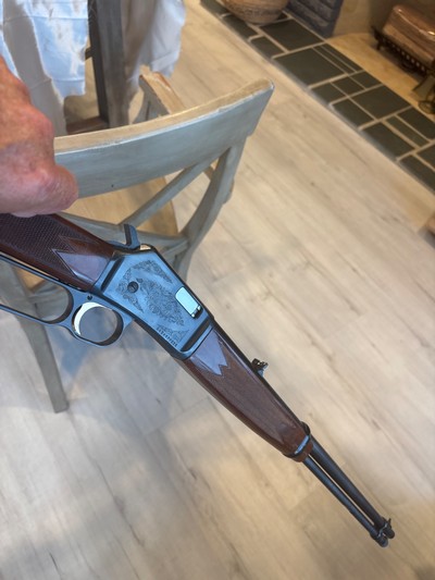 Beautiful ENGRAVED Grade II Browning BL-22 in collector condition with gorgeous Walnut Stocks - Image 4 of 9