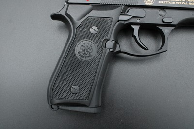 1995 Beretta 92FS America's Defender Limited Edition Inox M9 NEW OLD STOCK - Image 5 of 25