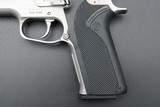 1990 Smith & Wesson 1006 Third Gen 10mm Auto Early TEV Prefix S&W 3 Mags Factory Box - Image 10 of 25