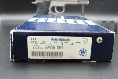 1990 Smith & Wesson 1006 Third Gen 10mm Auto Early TEV Prefix S&W 3 Mags Factory Box - Image 3 of 25