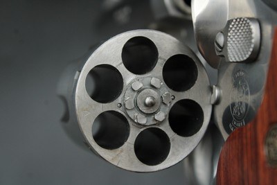 1988 Smith & Wesson 629-1 .44 Magnum 1988 Iditarod Commemorative Limited Edition - Image 20 of 23