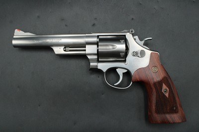 1988 Smith & Wesson 629-1 .44 Magnum 1988 Iditarod Commemorative Limited Edition - Image 13 of 23