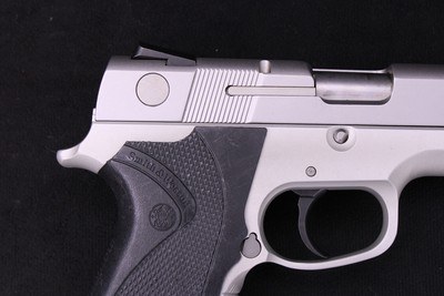 1998 Smith & Wesson 4053TSW Third Generation Tactical .40 S&W 3.5