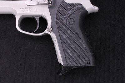 1998 Smith & Wesson 4053TSW Third Generation Tactical .40 S&W 3.5