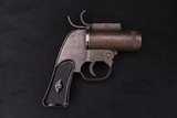 WWII U.S. PROPERTY M-8 Pyrotechnic 37MM Signal Flare Pistol w/ Aircraft Locking Lugs - Image 2 of 21