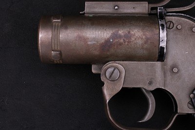 WWII U.S. PROPERTY M-8 Pyrotechnic 37MM Signal Flare Pistol w/ Aircraft Locking Lugs - Image 11 of 21