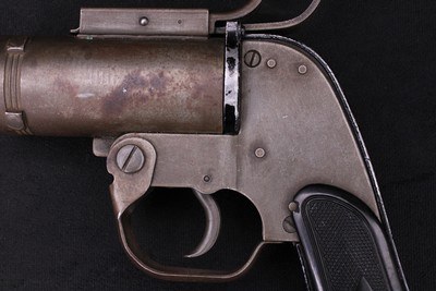 WWII U.S. PROPERTY M-8 Pyrotechnic 37MM Signal Flare Pistol w/ Aircraft Locking Lugs - Image 9 of 21