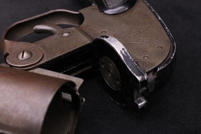 WWII U.S. PROPERTY M-8 Pyrotechnic 37MM Signal Flare Pistol w/ Aircraft Locking Lugs - Image 21 of 21