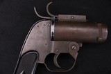 WWII U.S. PROPERTY M-8 Pyrotechnic 37MM Signal Flare Pistol w/ Aircraft Locking Lugs - Image 5 of 21