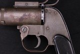 WWII U.S. PROPERTY M-8 Pyrotechnic 37MM Signal Flare Pistol w/ Aircraft Locking Lugs - Image 9 of 21